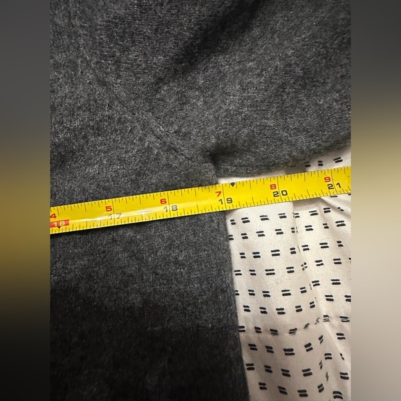 Cashmere Gray Vneck pull over Sweater XL #1252 - Picture 9 of 11